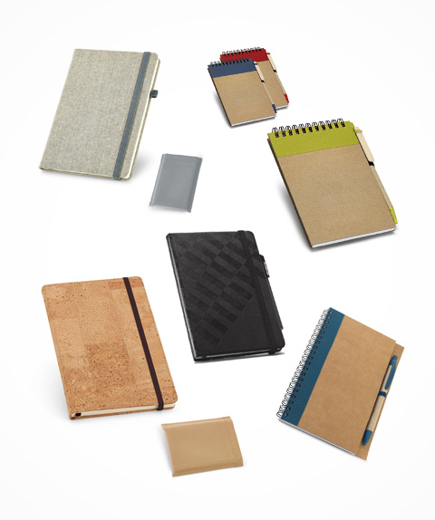 Esittelykuva muistikirjoista painatuksella tai logolla